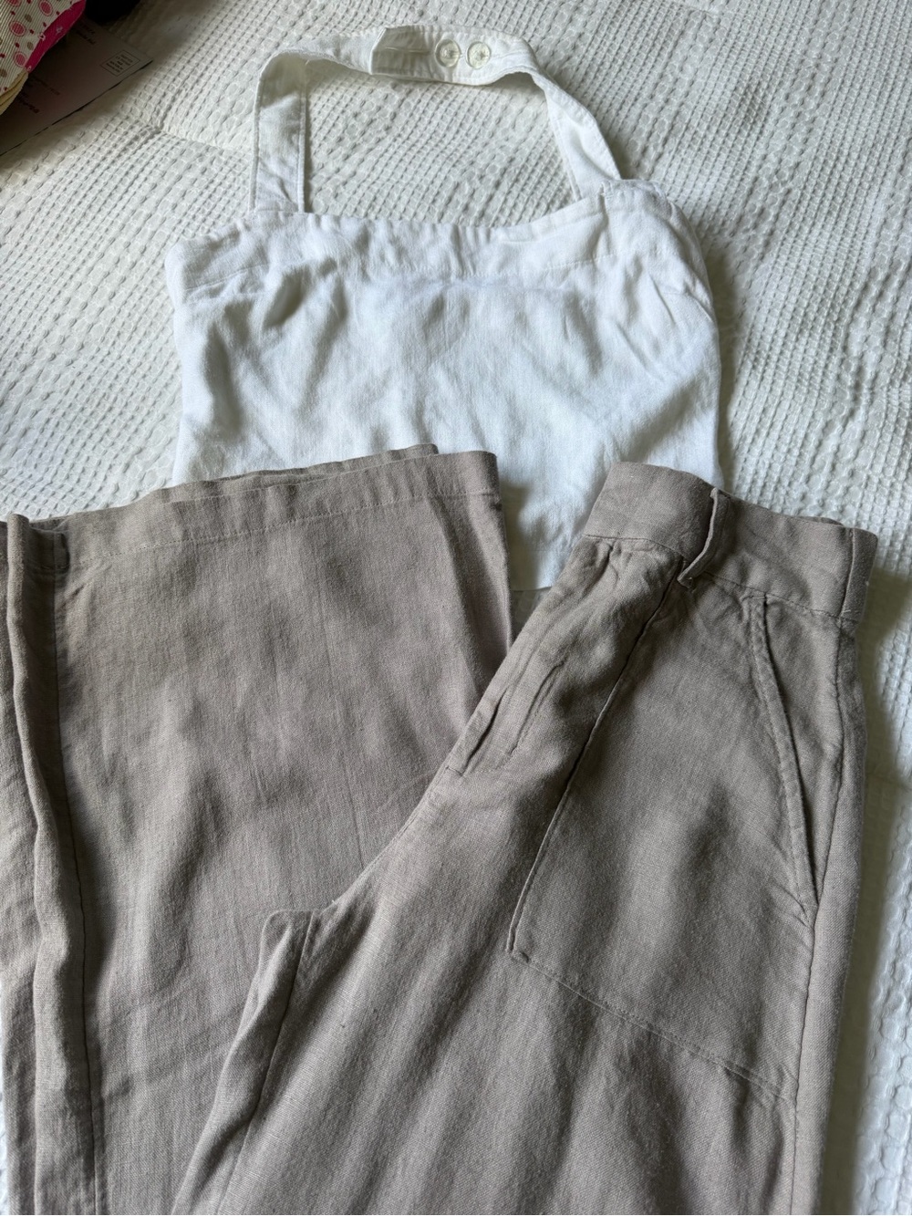 Abercrombie & Fitch Taupe Wide-Leg High-Rise Pants and MatchingWhite Halter Top - Picture 2 of 6